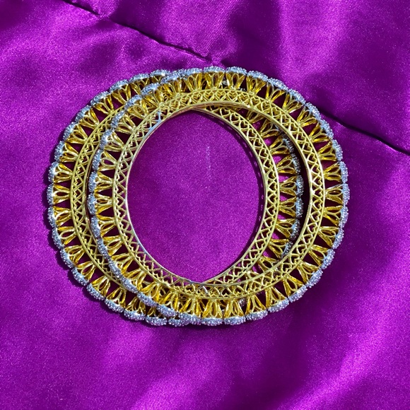 Cubic zirconia bangles with gold plating. - Picture 5 of 8